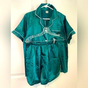 Green, light Silky PJ SET